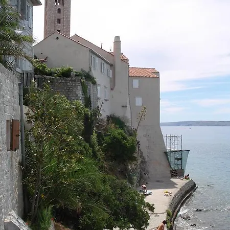 Apartment Tea Rab Town